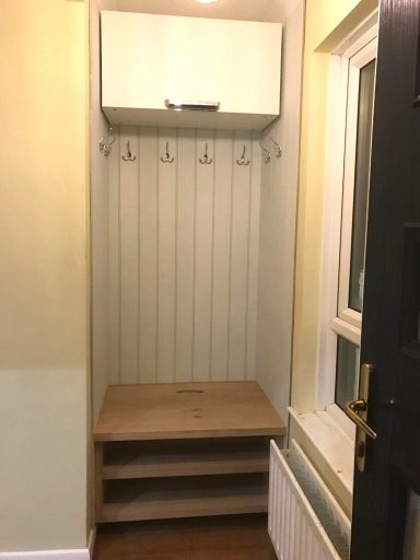 Alcove storage